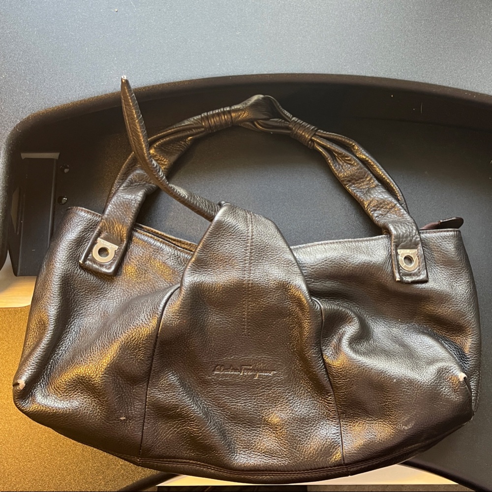 Salvatore Ferragamo Black Leather Knotted-Handle Shoulder Bag